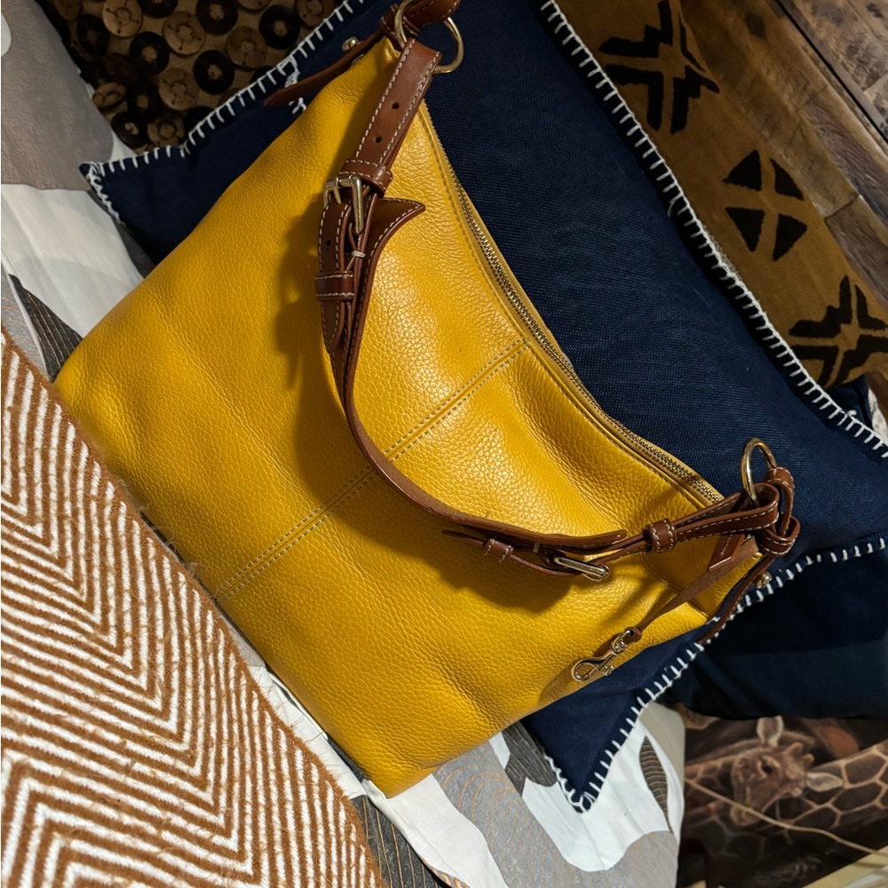 Dooney & Bourke Yellow Shoulder Bag - Picture 2 of 12